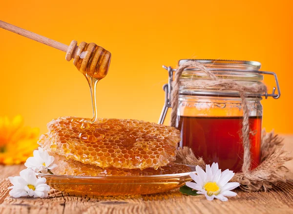 The Golden Goodness of Honey: A Natural Miracle